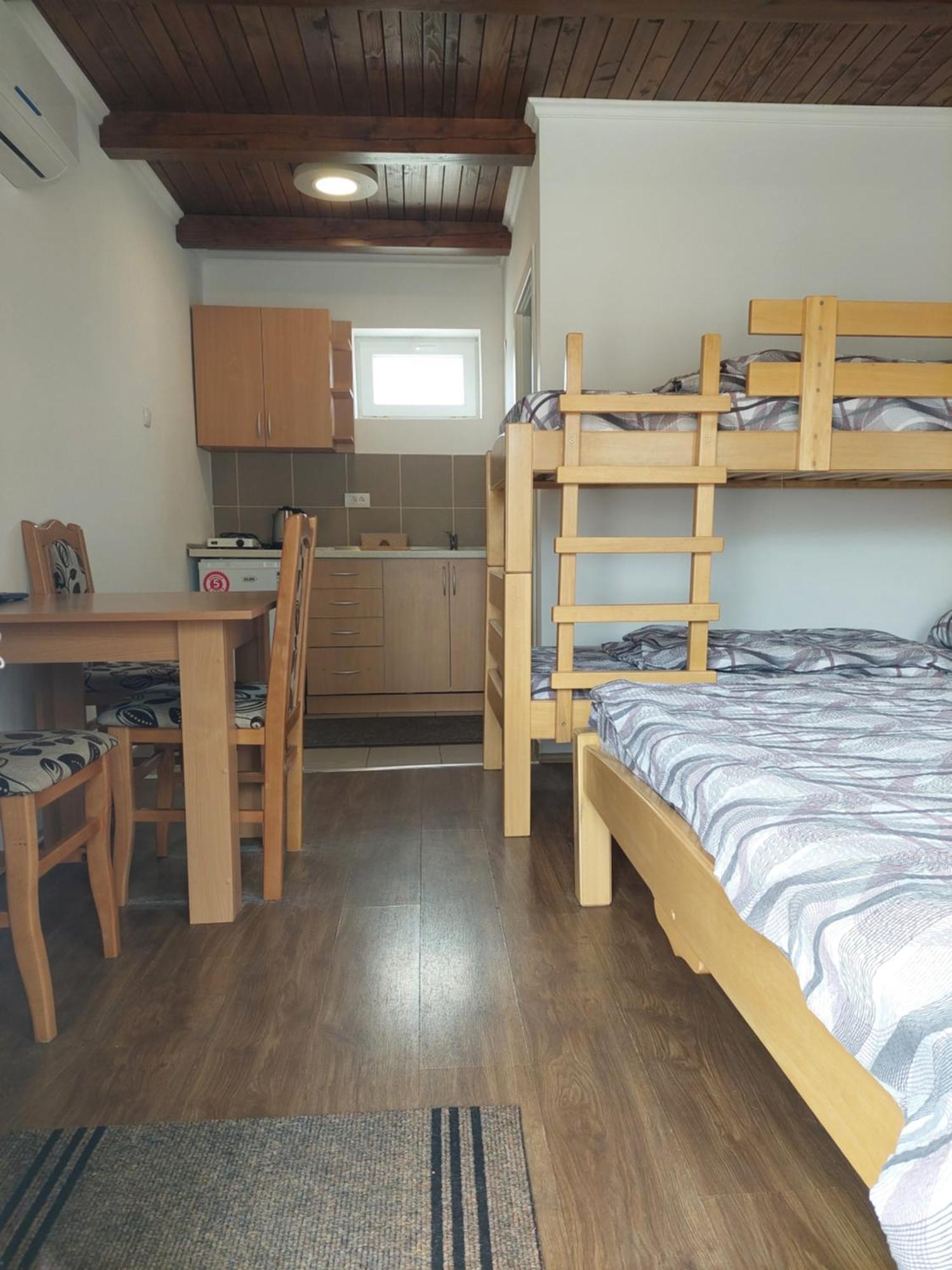 Apartment M&M Pacir エクステリア 写真